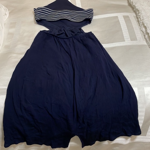 Mid length navy blue and white dress - Picture 6 of 9